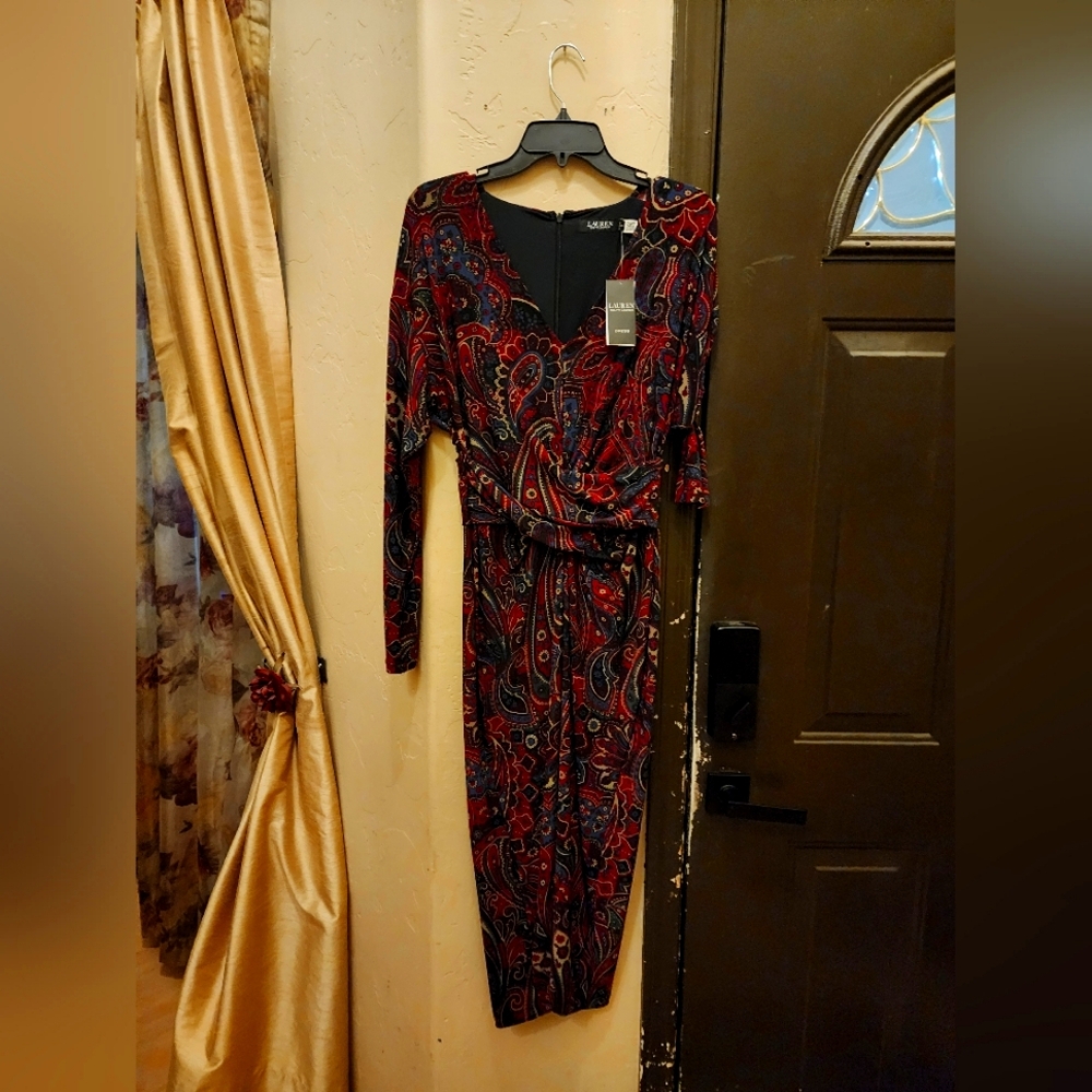 Elegant Black and Red Patterned Dress